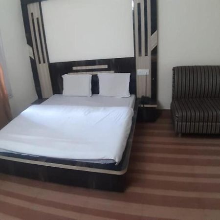 Oyo 81211 Hotel Janta Katra (Jammu and Kashmir) Esterno foto