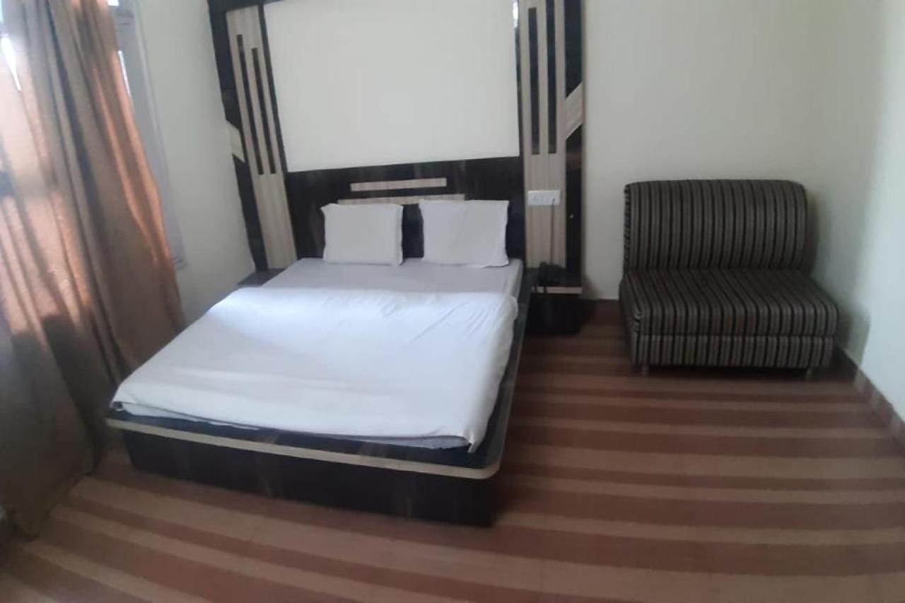 Oyo 81211 Hotel Janta Katra (Jammu and Kashmir) Esterno foto