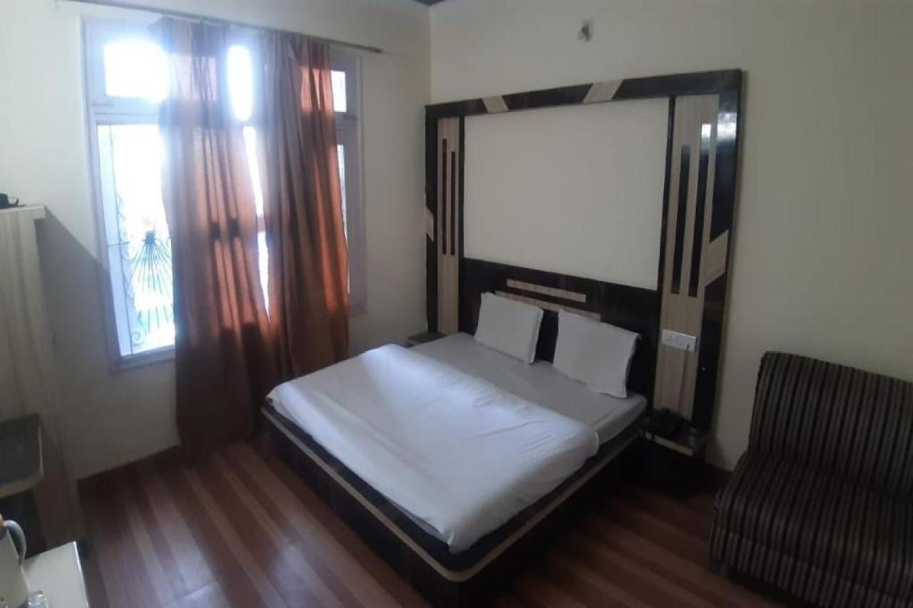 Oyo 81211 Hotel Janta Katra (Jammu and Kashmir) Esterno foto