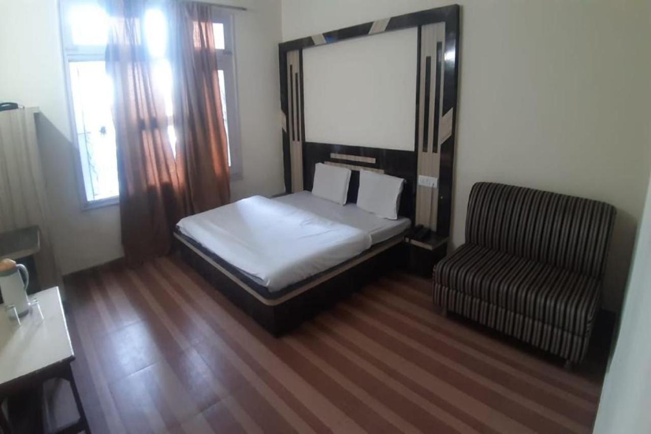 Oyo 81211 Hotel Janta Katra (Jammu and Kashmir) Esterno foto